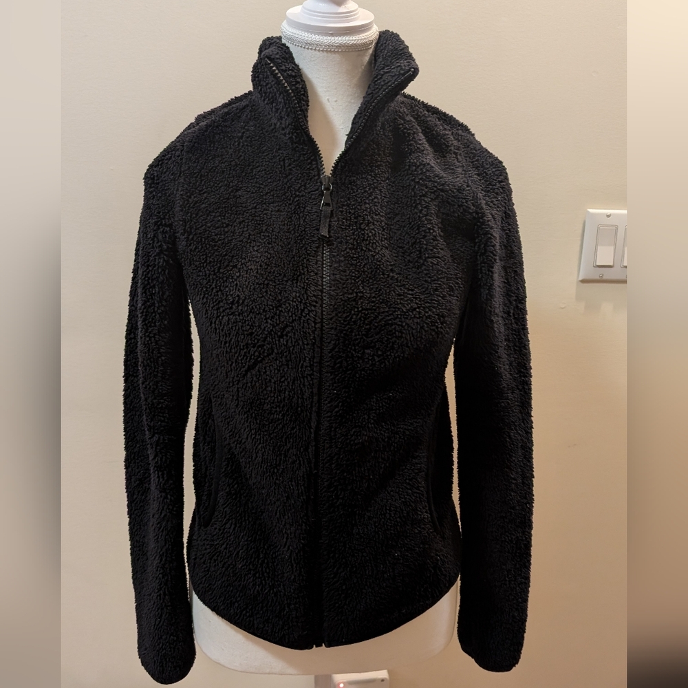 Uniqlo Black Women’s Full-Zip Fleece Jacket